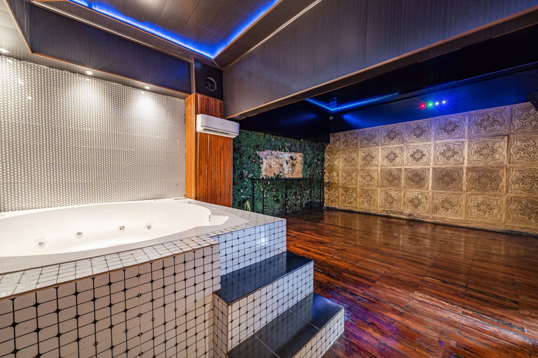Bathroom, The Icon Resort, Retiro