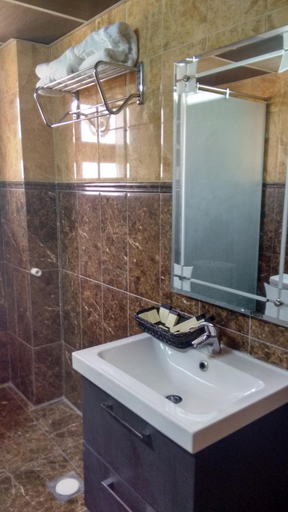 Bathroom 4, Al Sadarah Hotel Apartments, Sohar