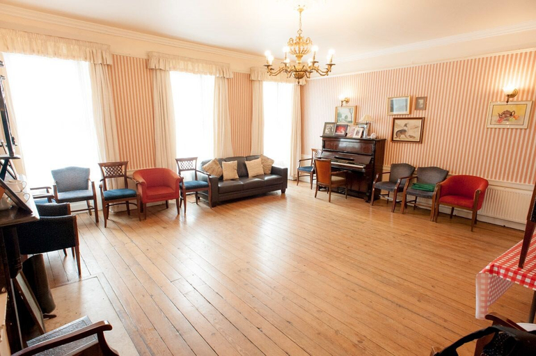 Others 5, Setanta B&B
