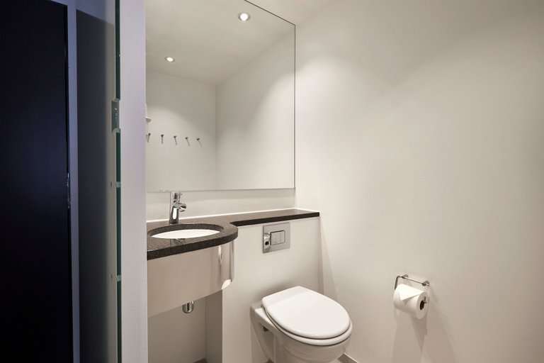Bathroom 4, Steel House Copenhagen - Hostel, Copenhagen