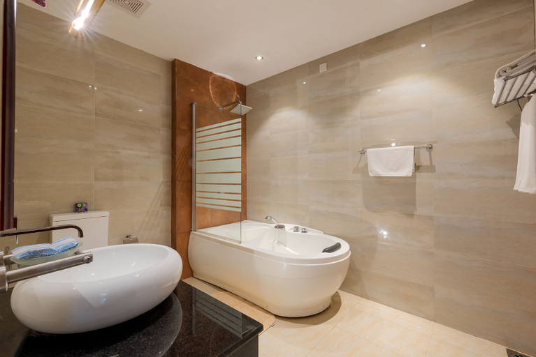 Bathroom 4, Seagate Hotel, Kalutara