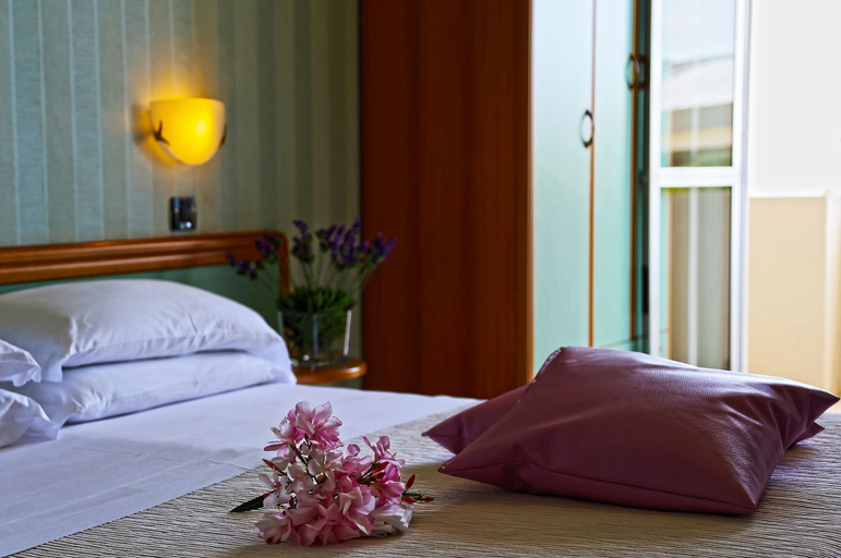 Bedroom 2, Hotel Adriatico, Chieti