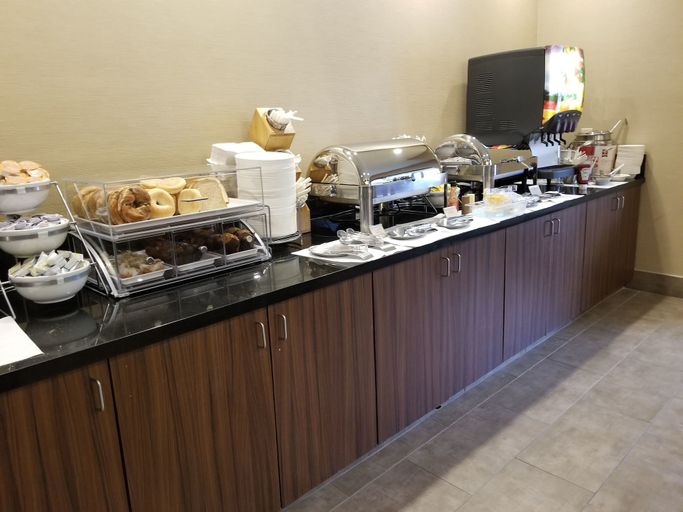 Food & Drinks 5, Comfort Inn & Suites North Dallas - Addison, Dallas