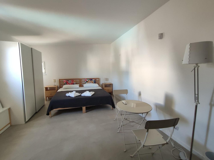 Bedroom 2, Artemisia, Bari