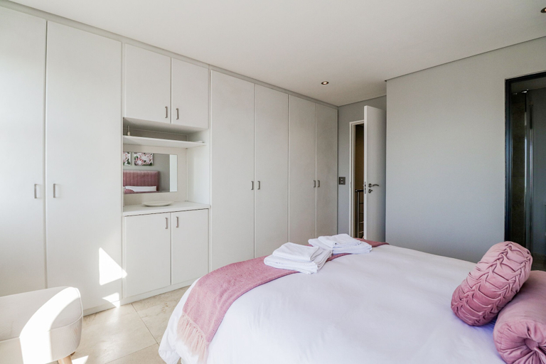Bedroom 3, Loader Street Studios 5 by CTHA, City of Cape Town