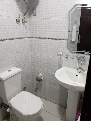 Bathroom 4, Cairo Hotel, 'Abdin