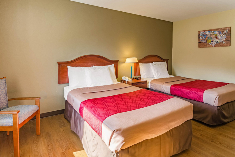 Bedroom 2, Econo Lodge Lexington Downtown near I-81, Lexington