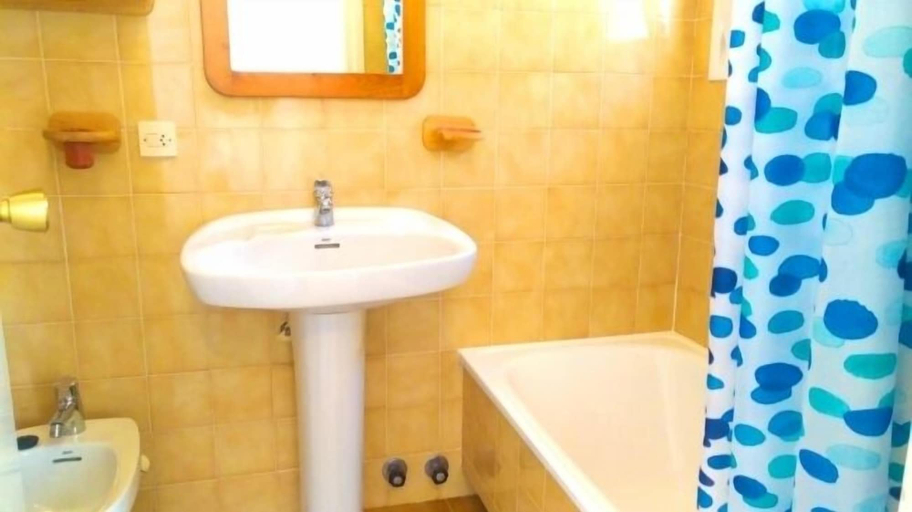 Bathroom 3, Villa Farena, Girona