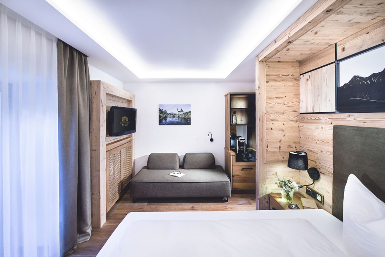 Bedroom 3, Hotel Klosterbraeu, Innsbruck Land