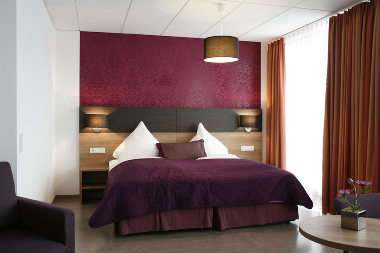 Bedroom 4, Hotel Dornberg, Peine