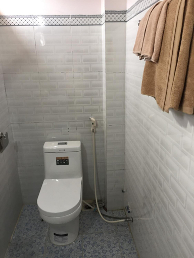 Bathroom 4, B Stay Hotel, Phú Quốc