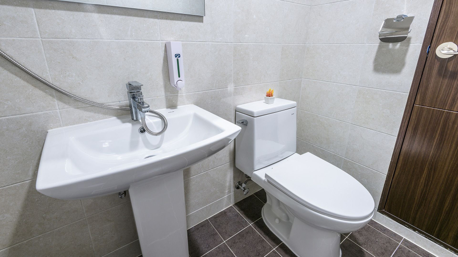 Bathroom 3, Le Mabin Pension, Jeju
