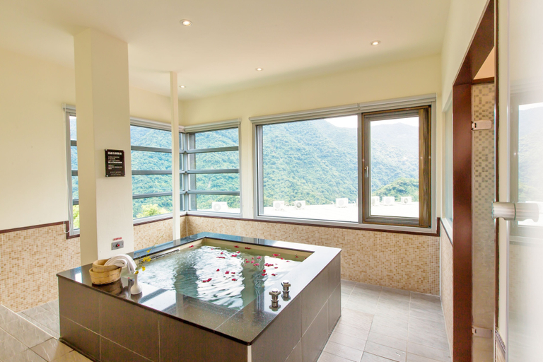 Bathroom 3, Four Season Beauty Hotel, New Taipei City