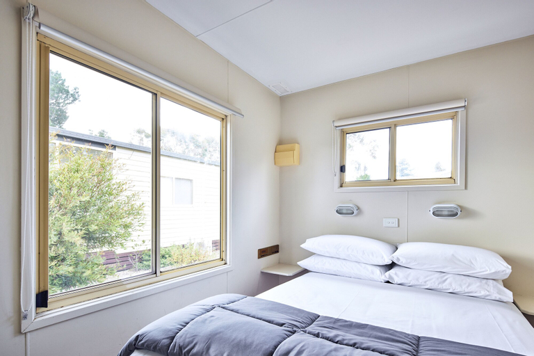 Bedroom 2, NRMA Jindabyne Holiday Park, Snowy River
