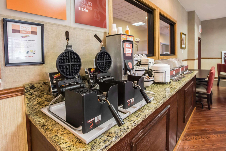 Food & Drinks 5, Comfort Inn Crystal Lake - Algonquin, McHenry