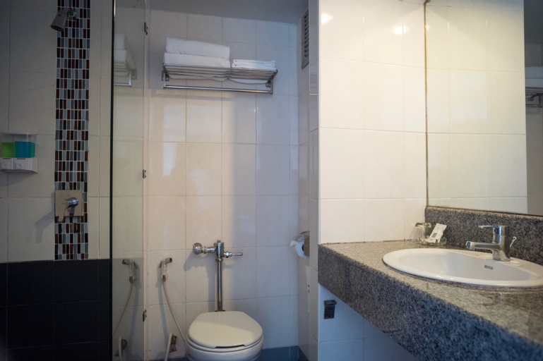 Bedroom 4, Grand Garden Hotel, Su-ngai Ko Lok