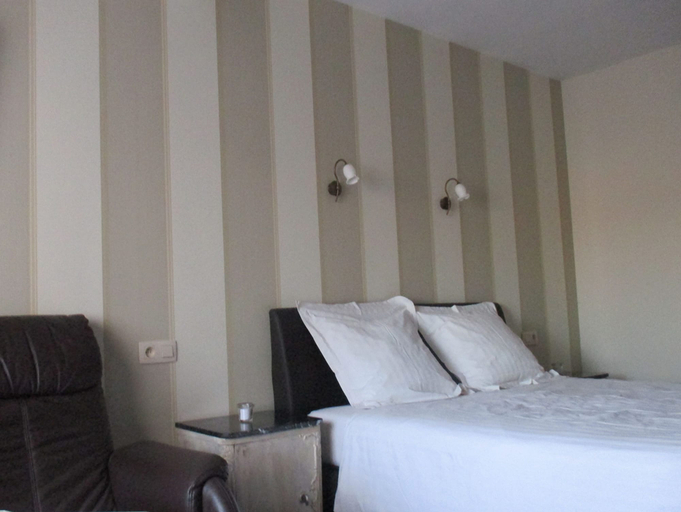 Bedroom 5, Villa Esperanza, Limburg