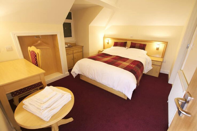 Bedroom 4, Gateway Hotel, Newport