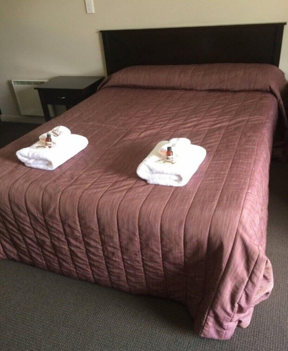 Bedroom 3, St John's Court Motel, Clutha