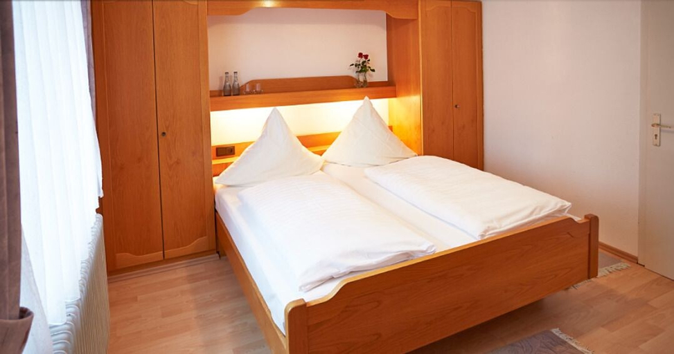 Bedroom 2, Gasthof-Pension Berghof, Calw