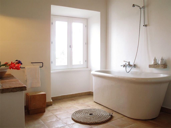 Bathroom 5, Castello di Granarola Relais - Adults Friendly -, Pesaro E Urbino