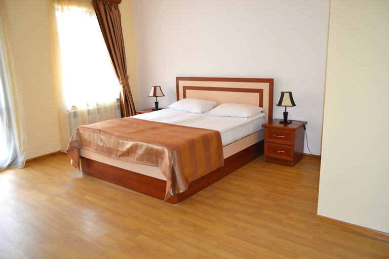 Bedroom 3, Ariana Family Hotel