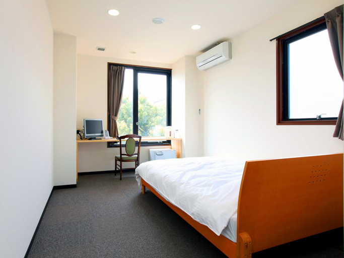 Bedroom 1, Sakaide Plaza Hotel, Sakaide