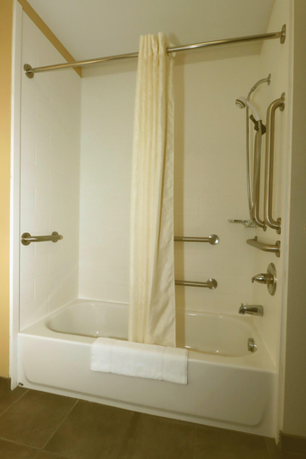 Bathroom 5, Sleep Inn & Suites Moundsville - Wheeling, Marshall
