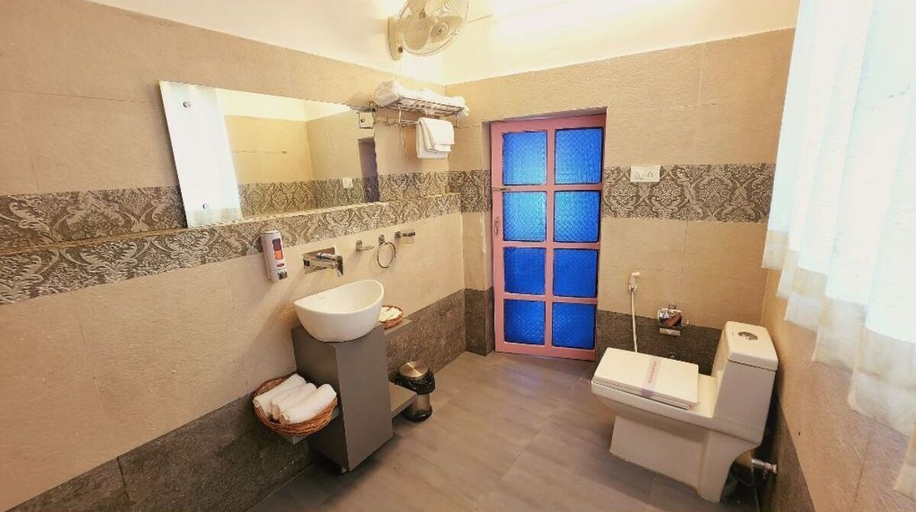 Bathroom 3, The Luxe Pushkar, Ajmer