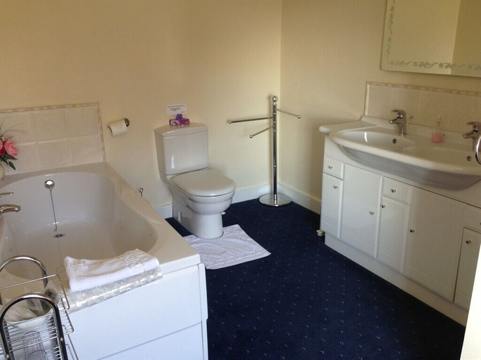 Bathroom 4, Double-gate Farm, Somerset