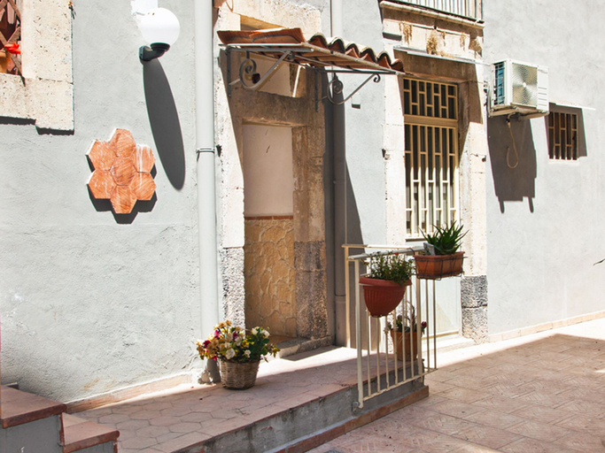 Exterior & Views, B&B Garibaldi Catania, Catania