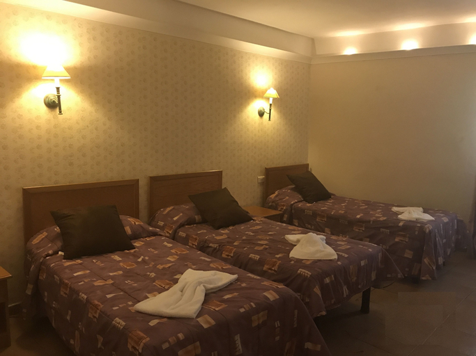 Bedroom 3, The Windsor Hotel