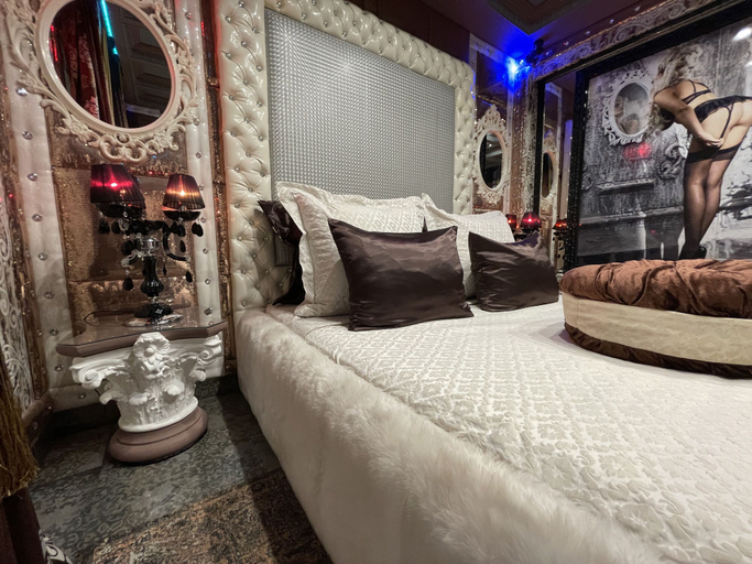 Bedroom 5, Xcite Hotel Salem, Attica
