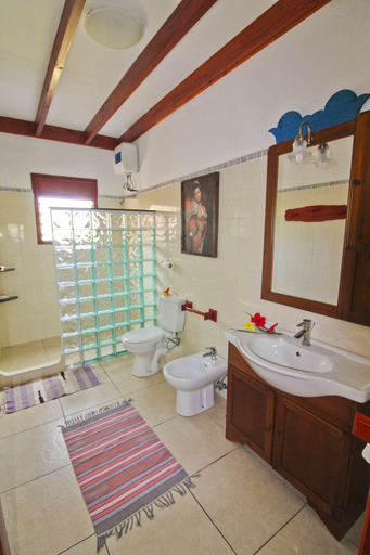 Bathroom 3, Takamaka Green Village