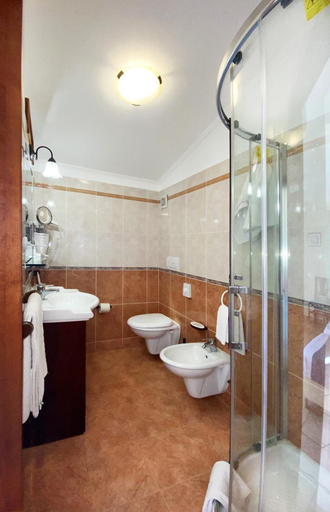 Bathroom 4, Casa Famiani Bed & Breakfast, Messina