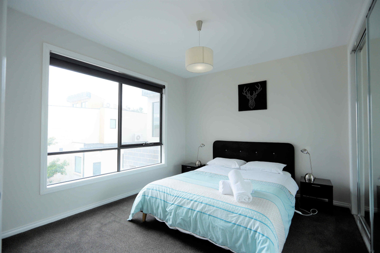 Bedroom 2, Apollo Bay Seal Apartments, Colac-Otway - South