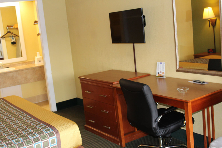 Bedroom 2, Americas Best Value Inn Conyer, Rockdale