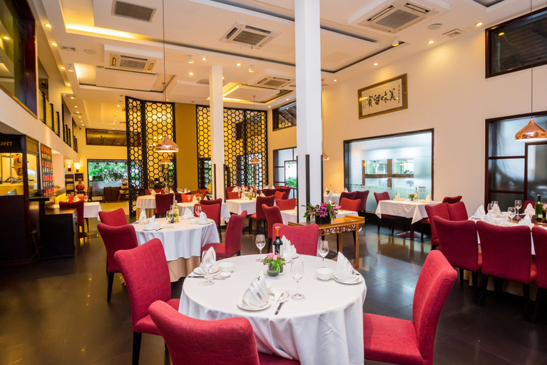 Food & Drinks 4, Almond Hotel Bassac River, Phnom Penh