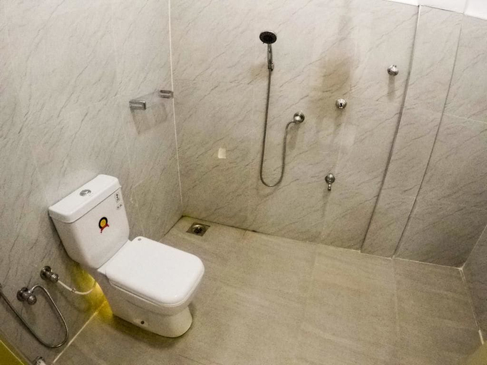 Bathroom 4, Sunwon Holiday Home, Dambulla