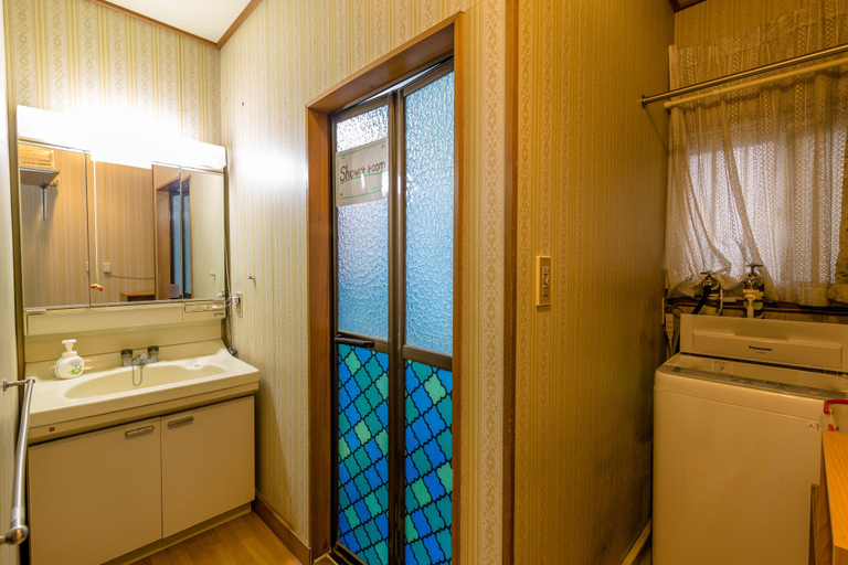 Bathroom 3, Asahi, Fujiyoshida
