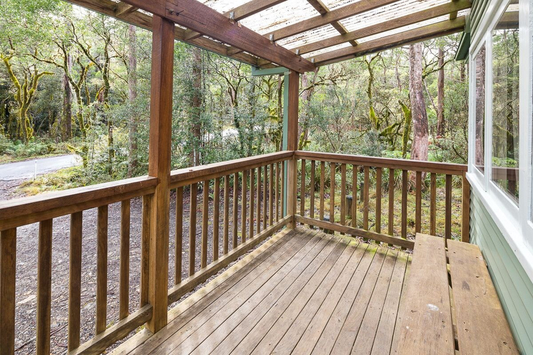 Others 4, Toms Cabin, Kempsey
