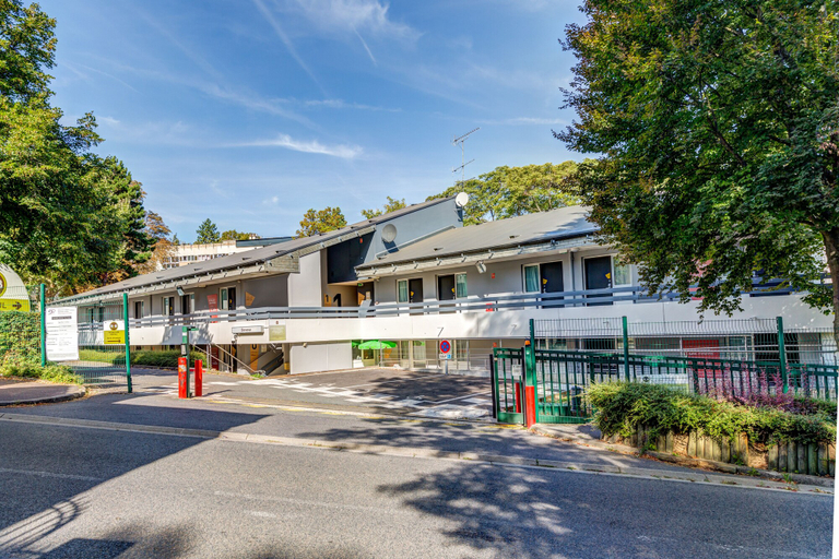 Exterior & Views 2, B&B HOTEL LOUVECIENNES, Yvelines