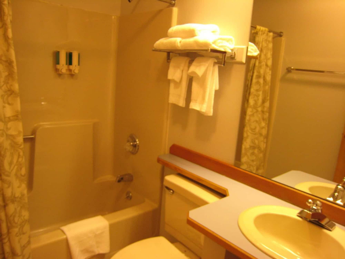 Bedroom 13
