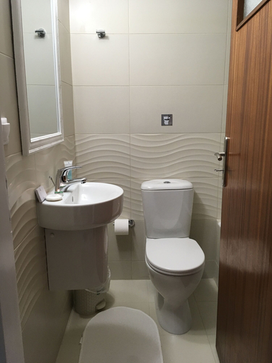Bathroom 5, Demeliza Apartments, Crete