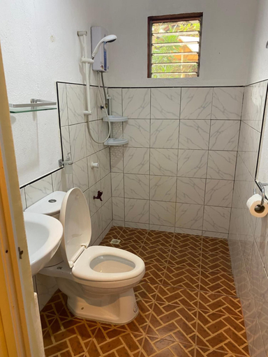 Bathroom 4, John Verhel Homes and Island Tours, Panglao
