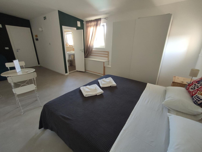 Bedroom 4, Artemisia, Bari