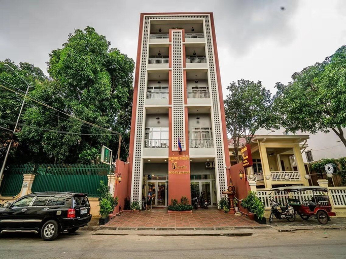 Exterior & Views 23