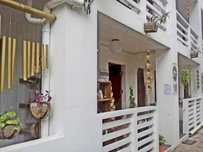 Exterior & Views 2, 8Colors Beach House, Malay