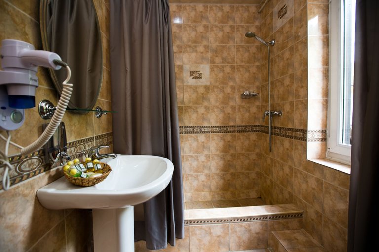 Bathroom 3, Cherepanovs' Guest House, Sochi gorsovet