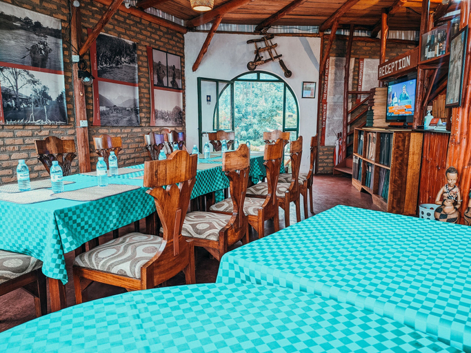 Food & Drinks 4, Lodge Bellavista, Bunyangabu